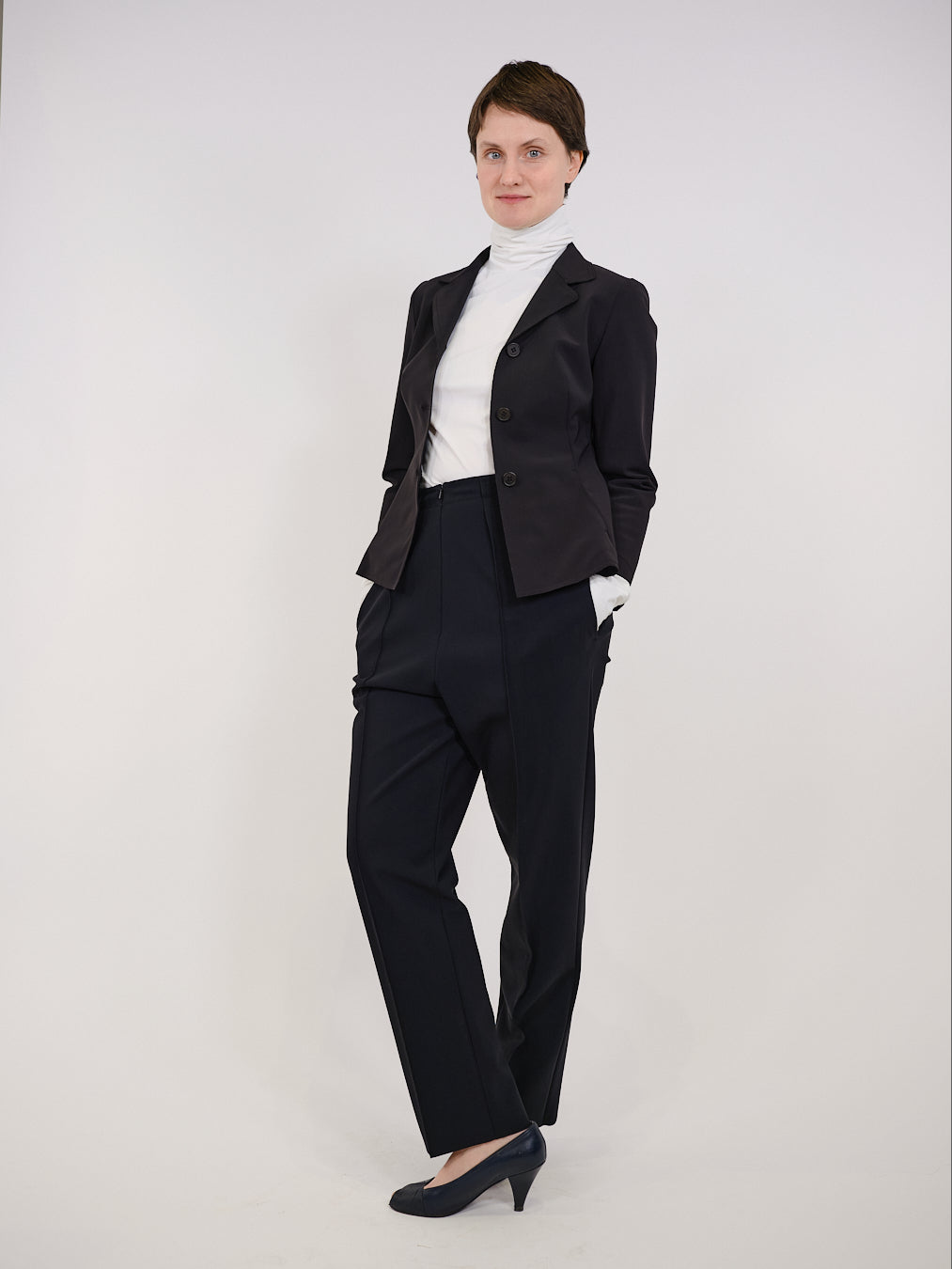  loose fit tappered leg pants featuring breathable fabric clothing and low-maintenance sustainable apparel.